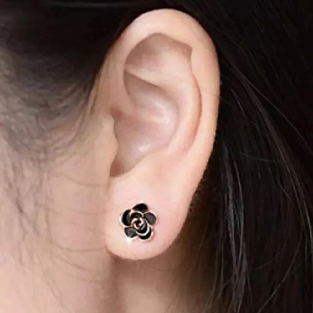 New Lovely 14k Rose Gold Onyx Flower Studs